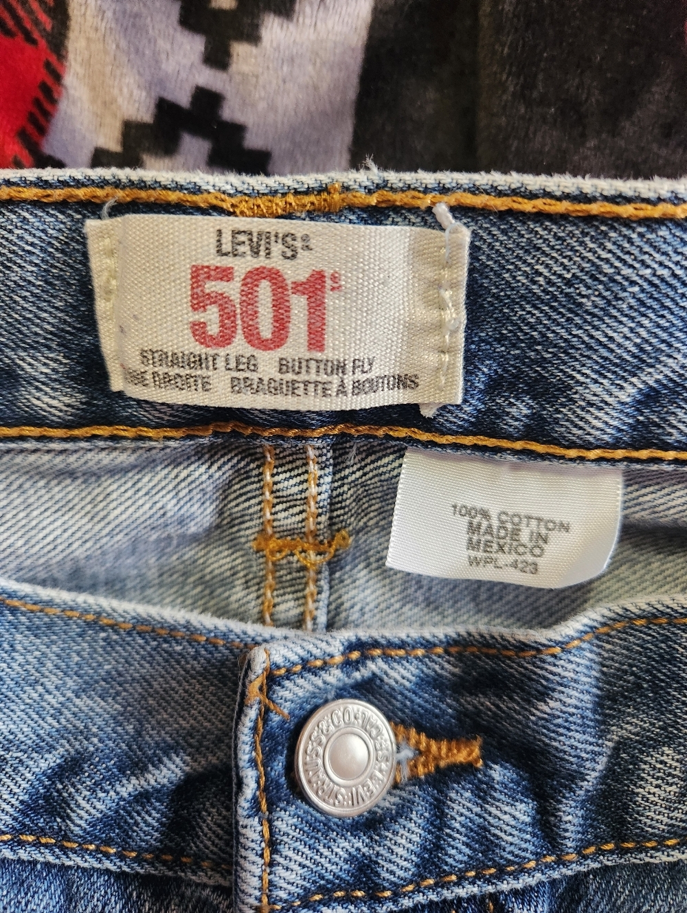 Levi's Men's 501 Original Straight Leg Button Fly Jeans Med Vintage Wash Size 36 - Picture 6 of 8